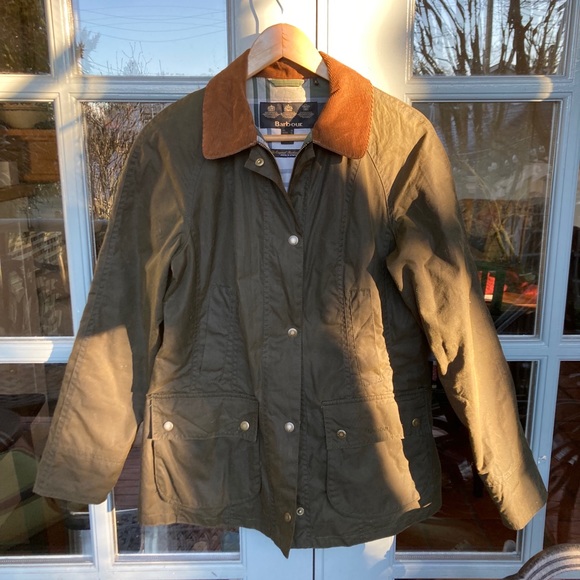 Women’s Barbour Aintree Wax Jacket in Archive Olive w/ Classic Barbour Tartan - Picture 3 of 8